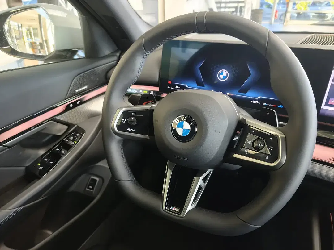 BMW 520 xDrive Touring M Sport - Thumbnail 10