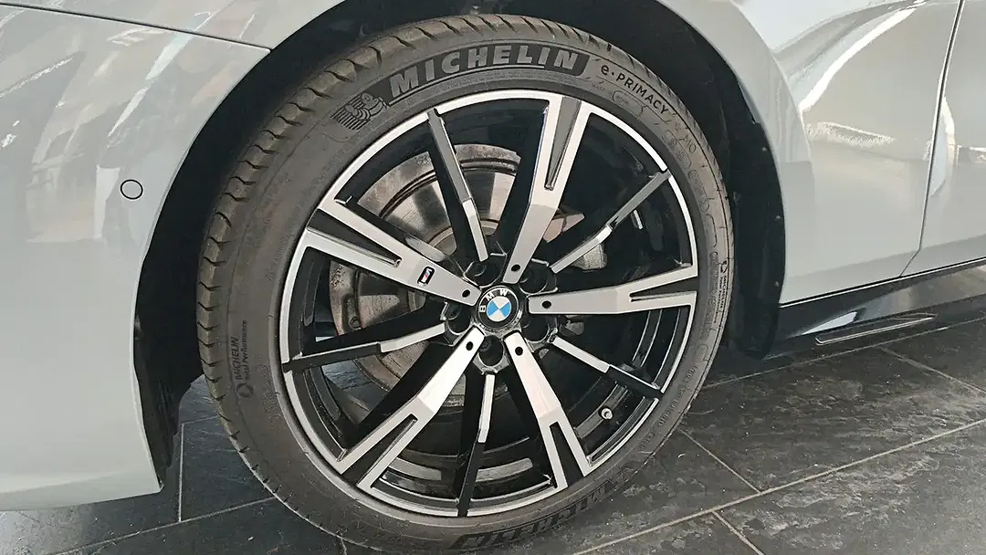 BMW 520 xDrive Touring M Sport - Thumbnail 15