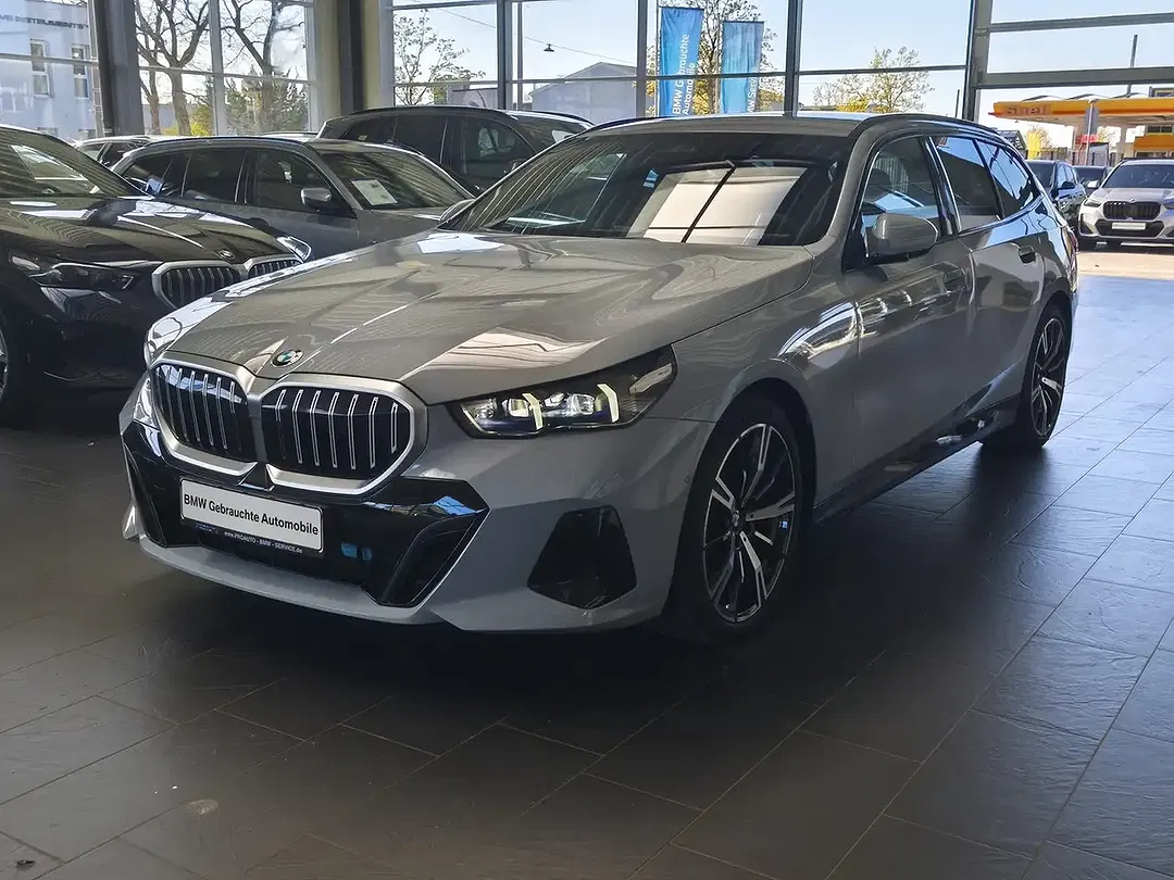 BMW 520 xDrive Touring M Sport - Thumbnail 3