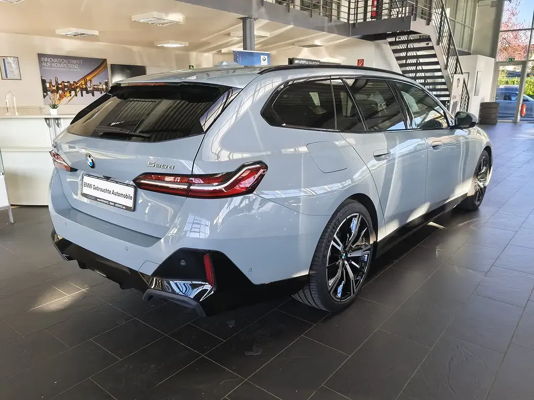 BMW 520 xDrive Touring M Sport - Thumbnail 7