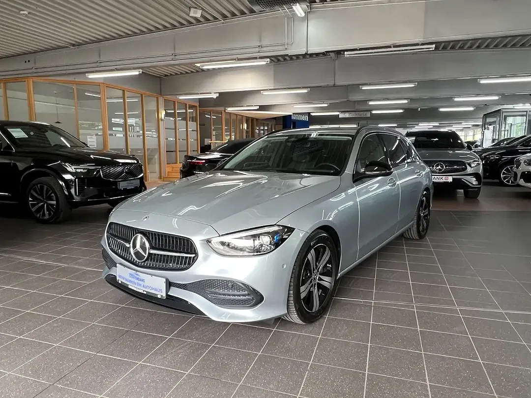 Mercedes-Benz C 220 Avantgarde Night - Thumbnail 2