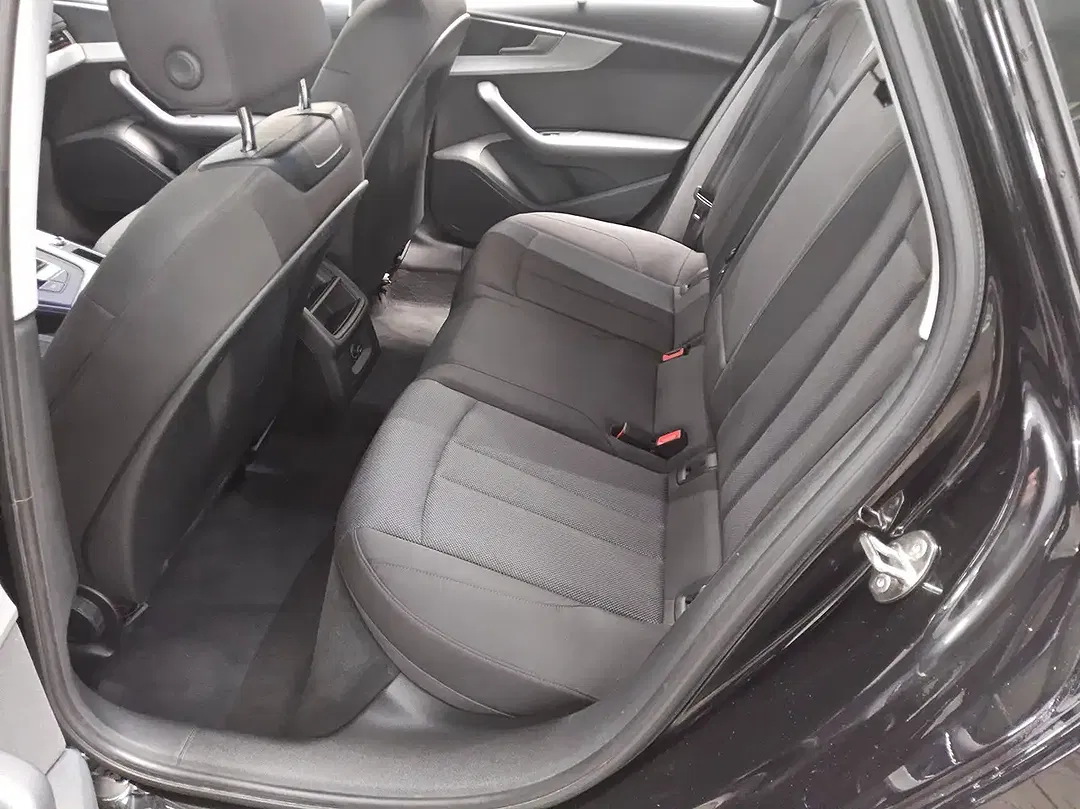 Audi A4 35 TDI Avant - Thumbnail 12