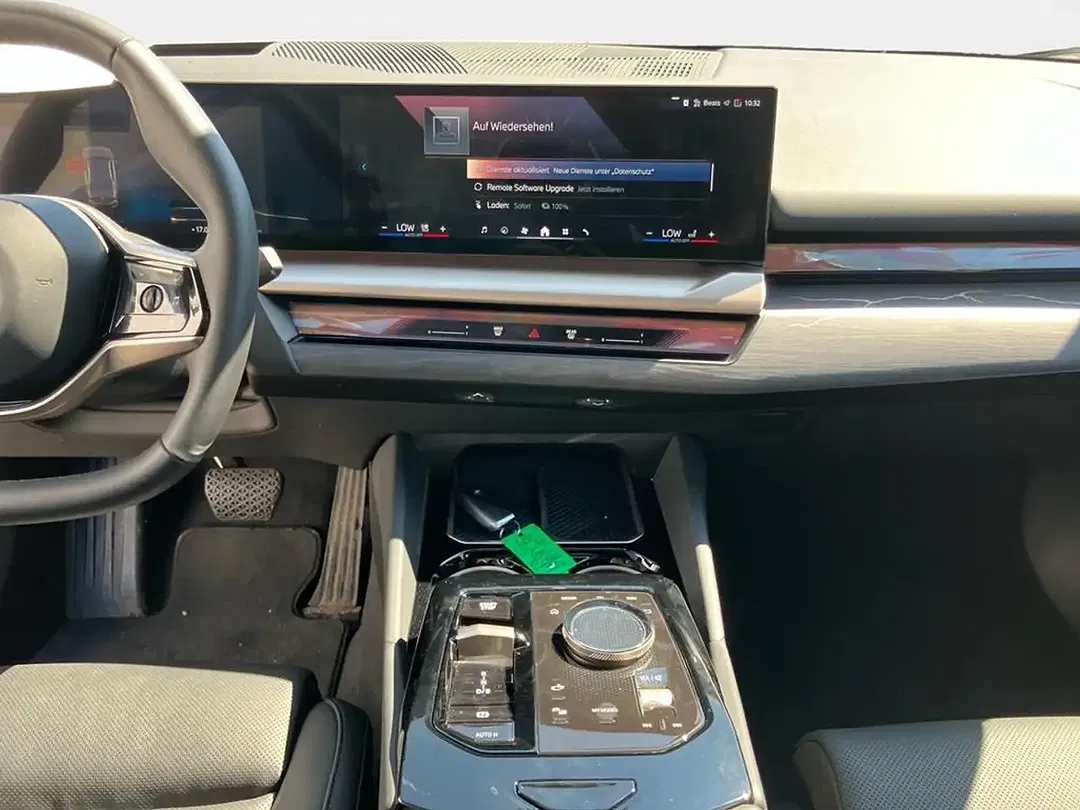 BMW i5 - Thumbnail 9