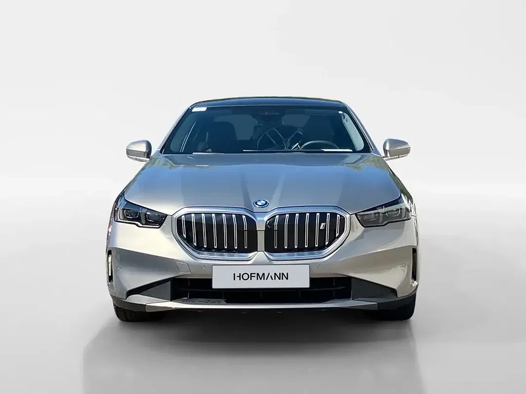 BMW i5 - Thumbnail 2