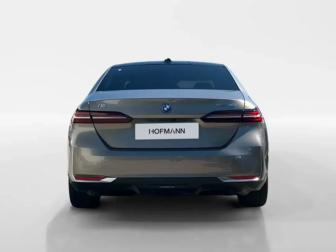 BMW i5 - Thumbnail 5