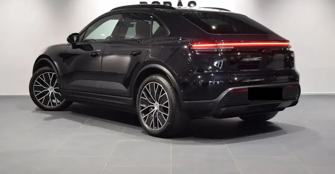 Porsche Macan EV 4 - foto 2