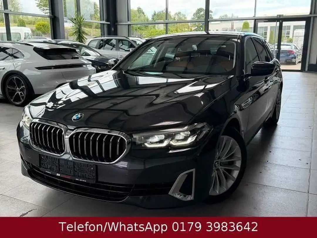 BMW 520 xDrive Touring Luxury Line - Thumbnail 1