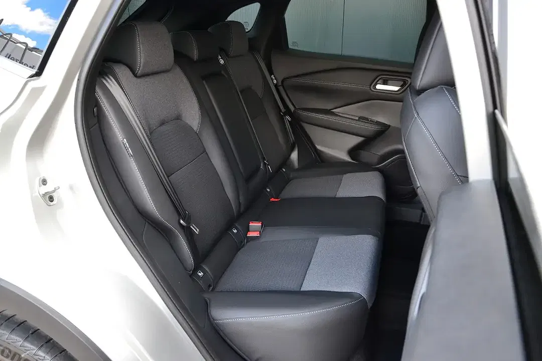 Nissan Qashqai 1.3 DIG-T MHEV N-Connecta - Thumbnail 13