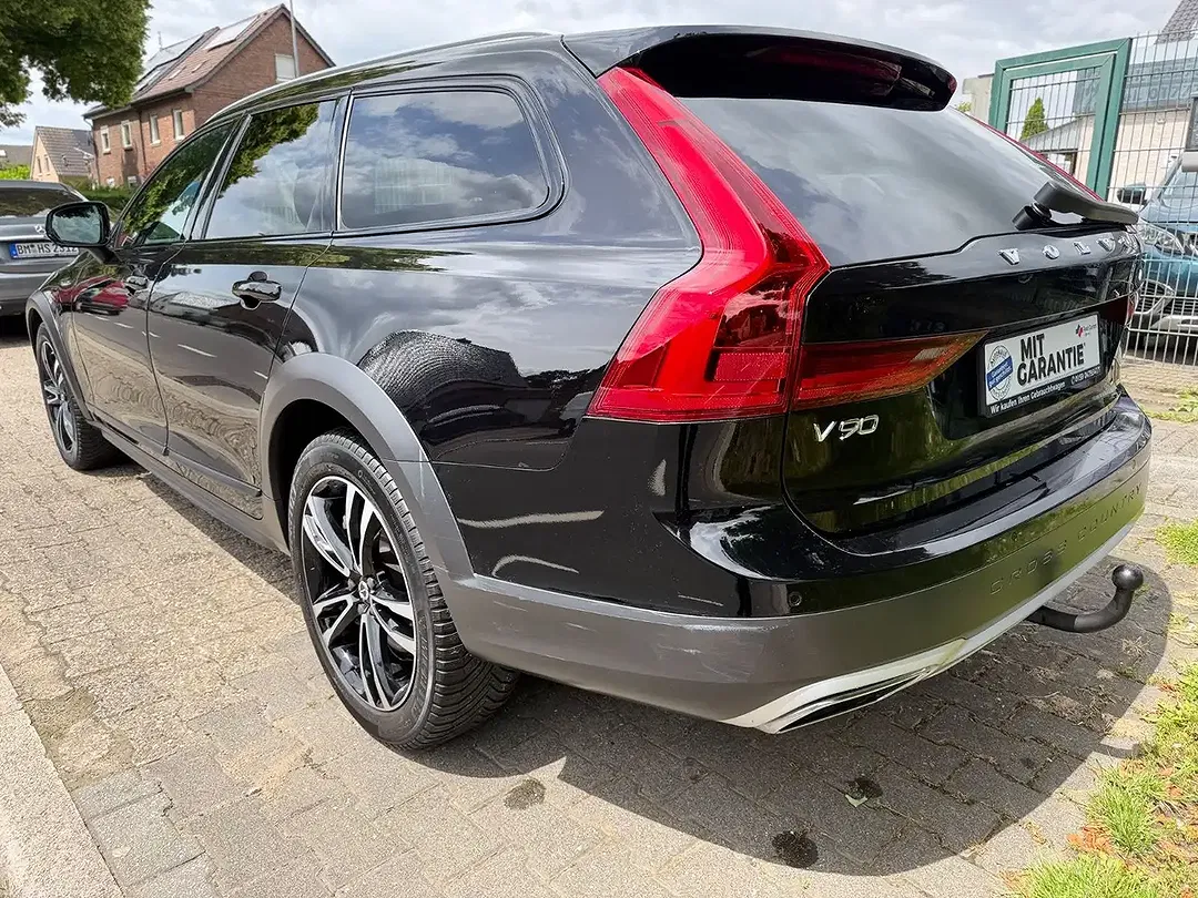 Volvo V90 Cross Country Pro - Thumbnail 3