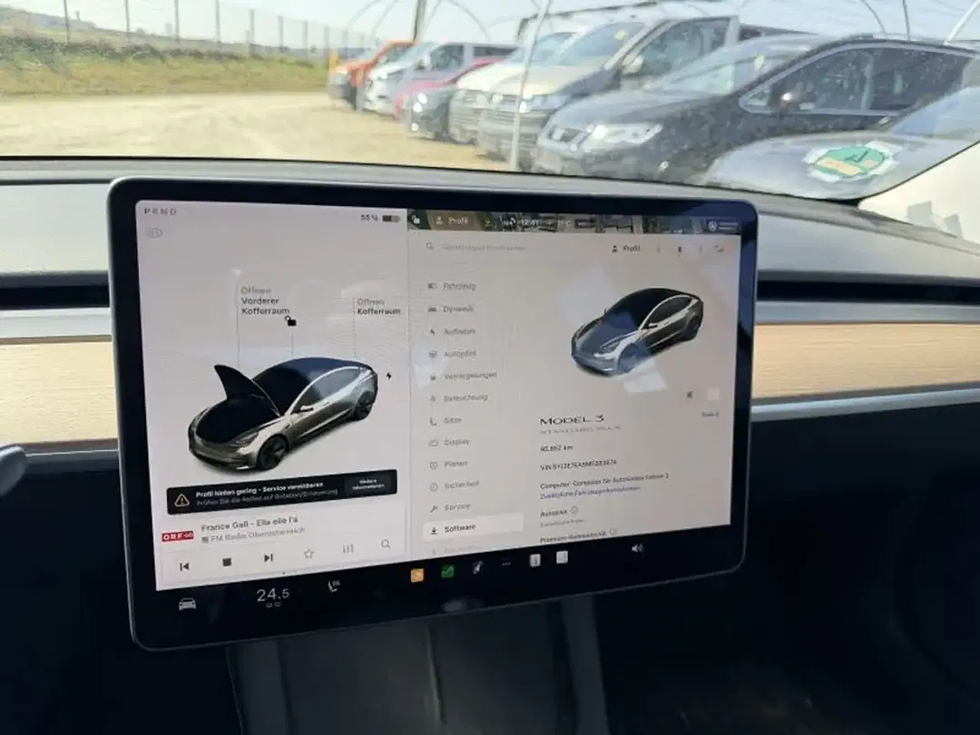 Tesla Model 3 Standard Range Plus - Thumbnail 11