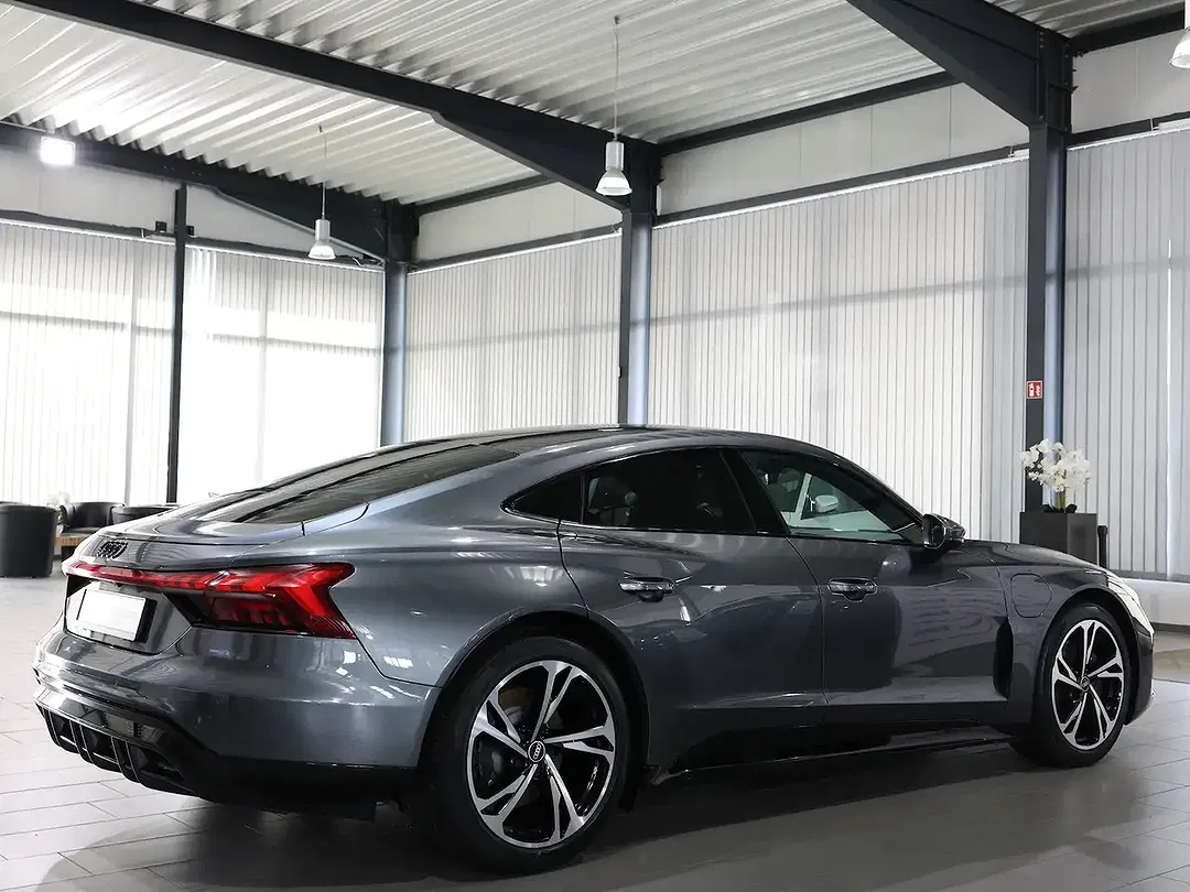 Audi e-tron GT quattro plus - Thumbnail 10