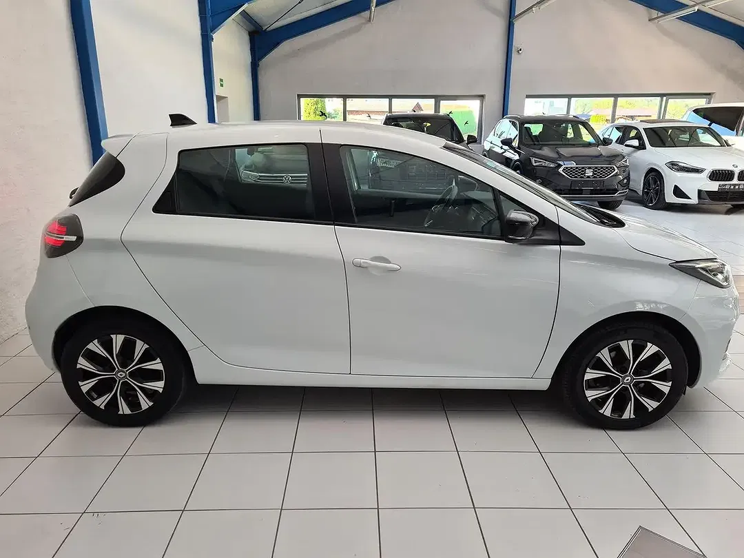 Renault ZOE Evolution - Thumbnail 5