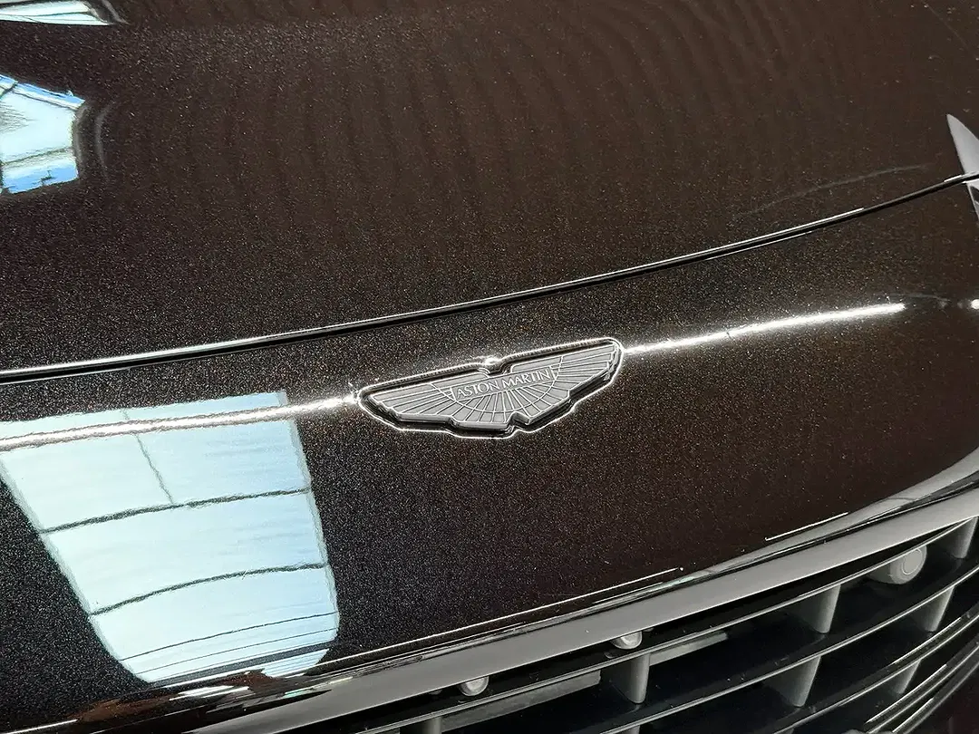 Aston Martin Vantage Roadster - Thumbnail 10