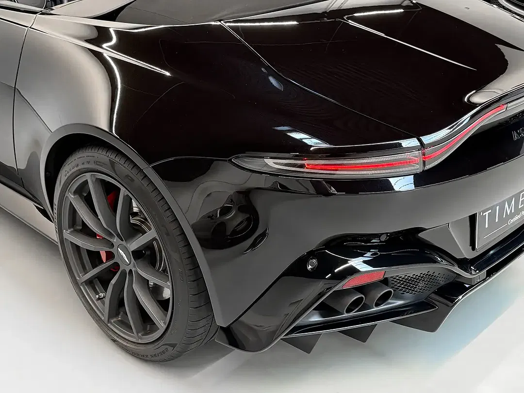 Aston Martin Vantage Roadster - Thumbnail 13