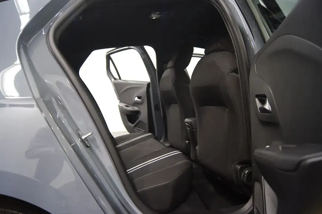 Opel Corsa GS - Thumbnail 14