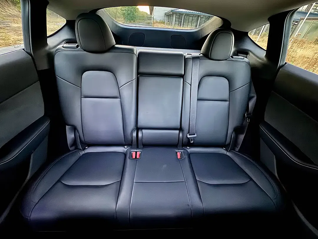 Tesla Model Y Dual Motor Long Range - Thumbnail 15