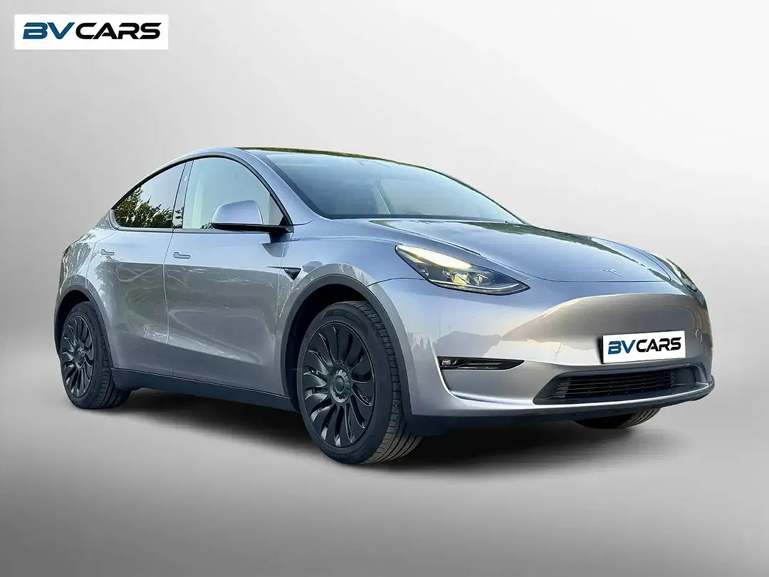 Tesla Model Y Dual Motor Long Range - Thumbnail 3
