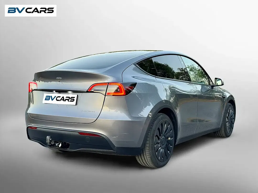 Tesla Model Y Dual Motor Long Range - Thumbnail 5