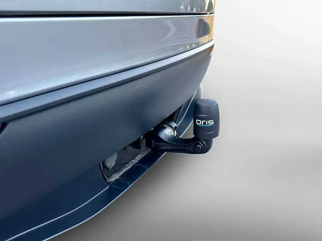 Tesla Model Y Dual Motor Long Range - Thumbnail 8