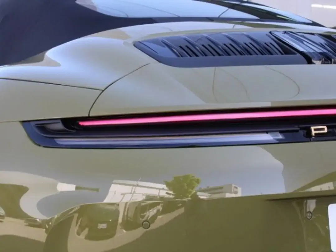 Porsche 992 - Thumbnail 12