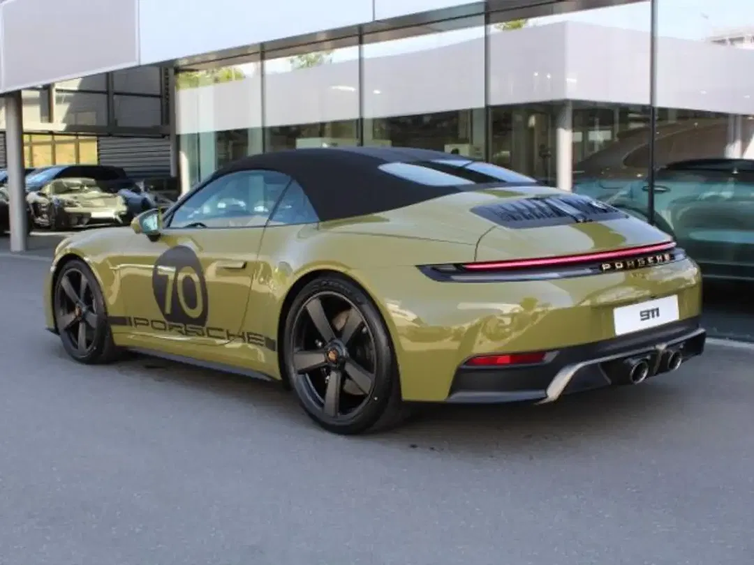 Porsche 992 - Thumbnail 3