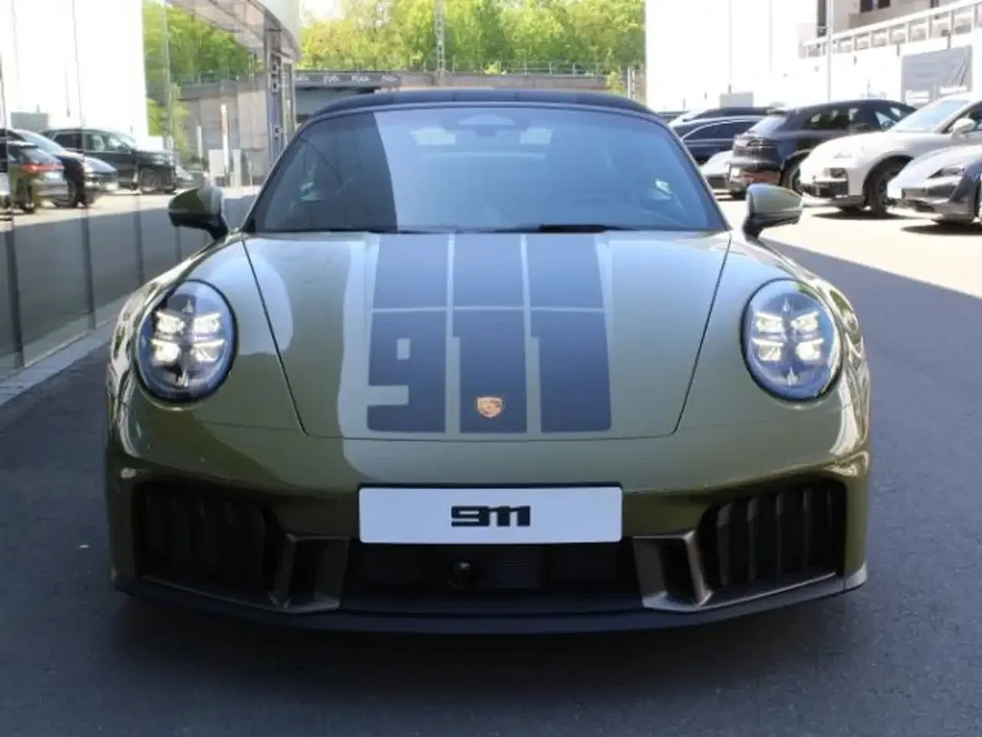Porsche 992 - Thumbnail 6