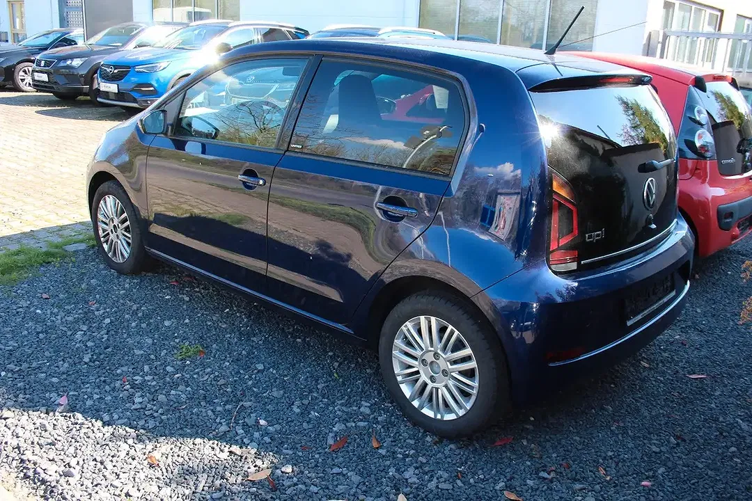 Volkswagen up! United - Thumbnail 4