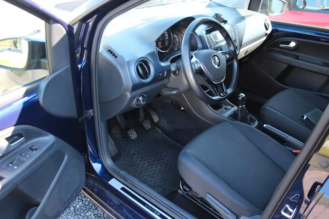 Volkswagen up! United - Thumbnail 5