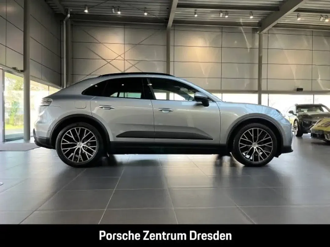 Porsche Macan 4 Sport Chrono - Thumbnail 9