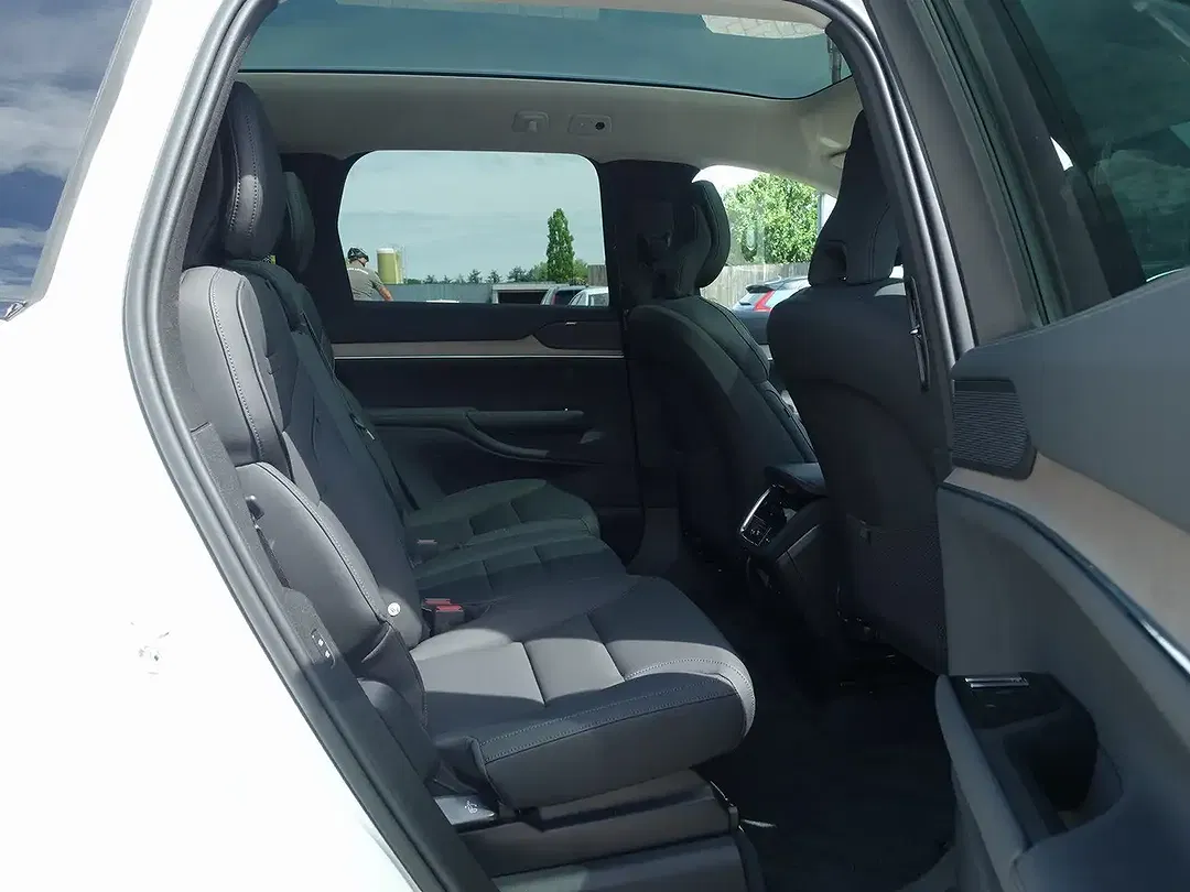 Volvo EX90 Twin Motor Executive Edition - Thumbnail 11