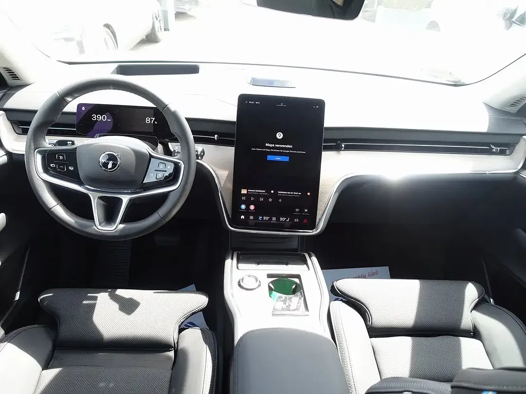 Volvo EX90 Twin Motor Executive Edition - Thumbnail 12