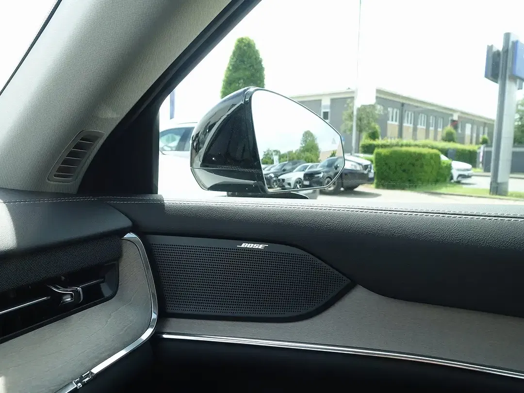 Volvo EX90 Twin Motor Executive Edition - Thumbnail 14