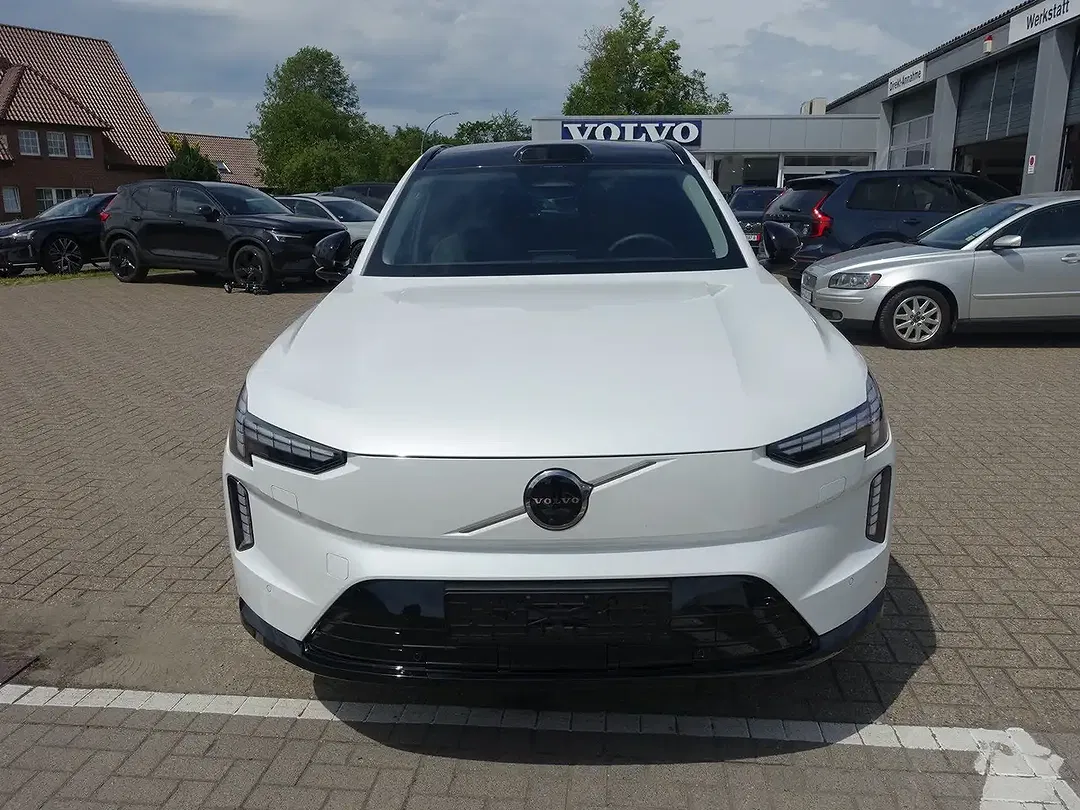 Volvo EX90 Twin Motor Executive Edition - Thumbnail 7