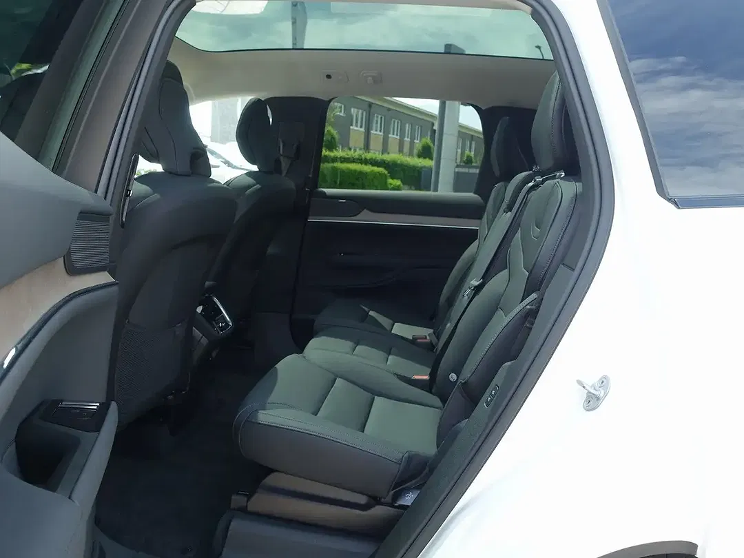 Volvo EX90 Twin Motor Executive Edition - Thumbnail 9