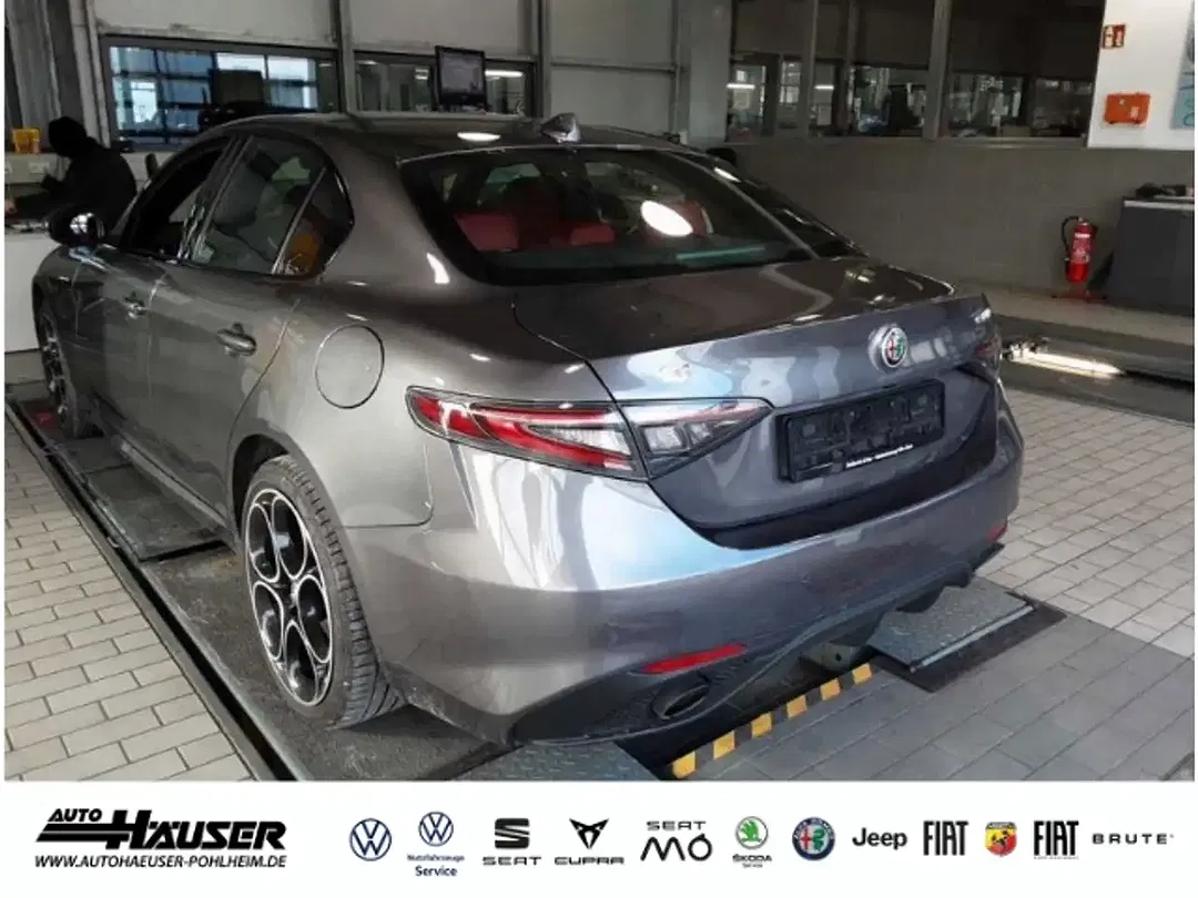Alfa Romeo Giulia 2.0 Turbo Q4 Veloce - Thumbnail 3