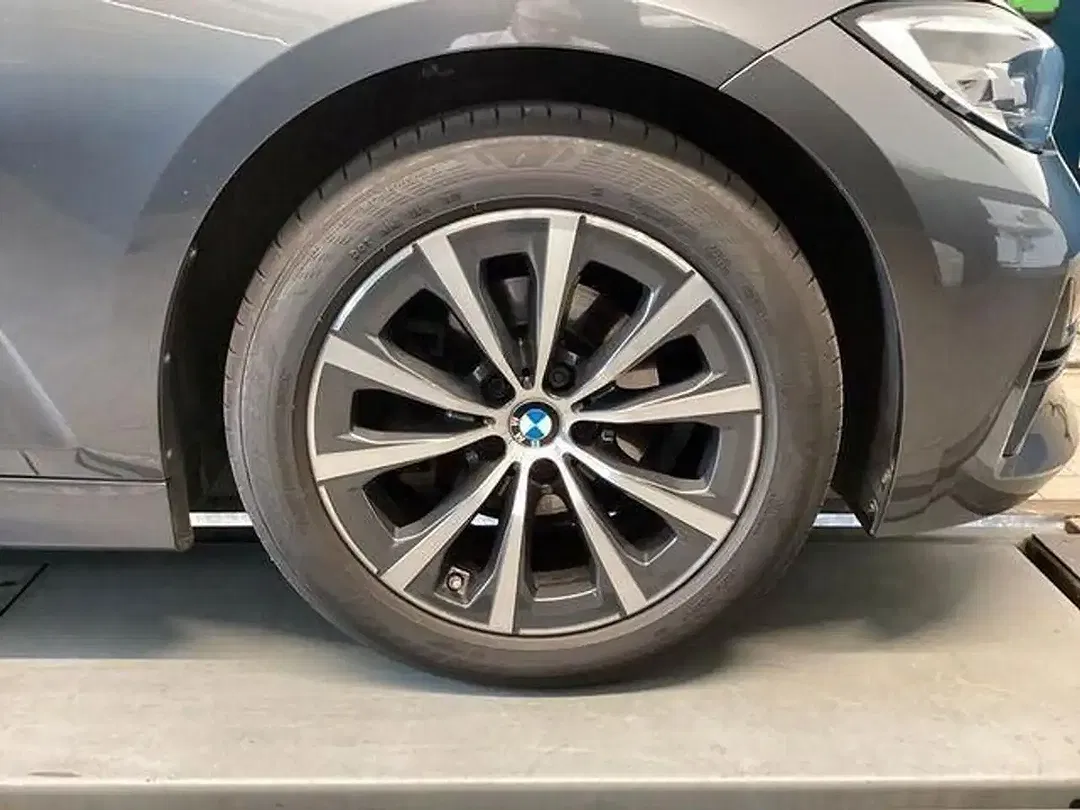 BMW 318 Touring - Thumbnail 9