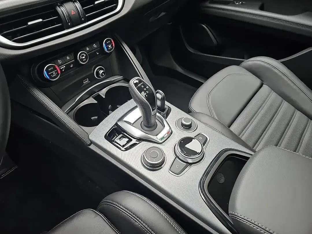 Alfa Romeo Stelvio 2.2 16V Diesel Q4 Veloce - Thumbnail 12