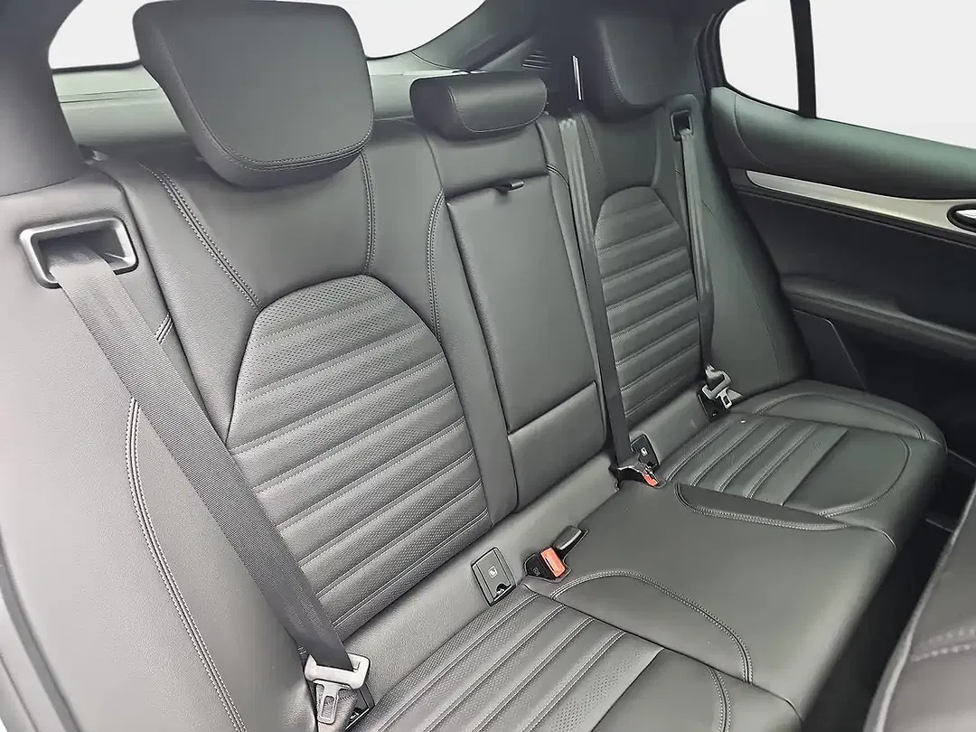 Alfa Romeo Stelvio 2.2 16V Diesel Q4 Veloce - Thumbnail 18
