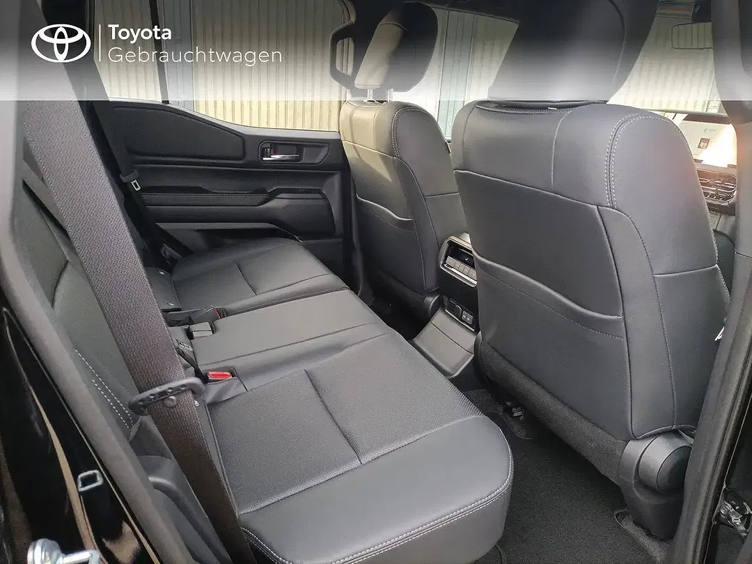 Toyota Land Cruiser 2.8 D-4D 4x4 Executive - Thumbnail 14