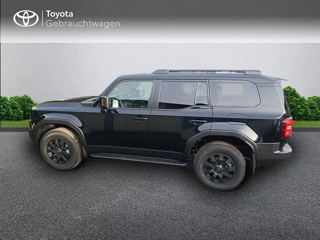 Toyota Land Cruiser 2.8 D-4D 4x4 Executive - Thumbnail 4