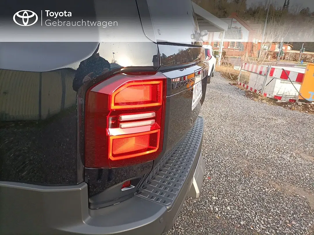 Toyota Land Cruiser 2.8 D-4D 4x4 Executive - Thumbnail 8