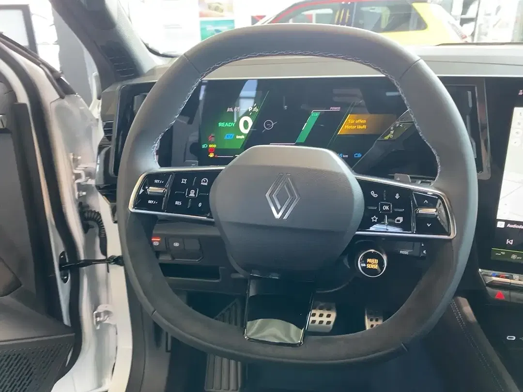 Renault Rafale Hybrid PHEV 4x4 - Thumbnail 9
