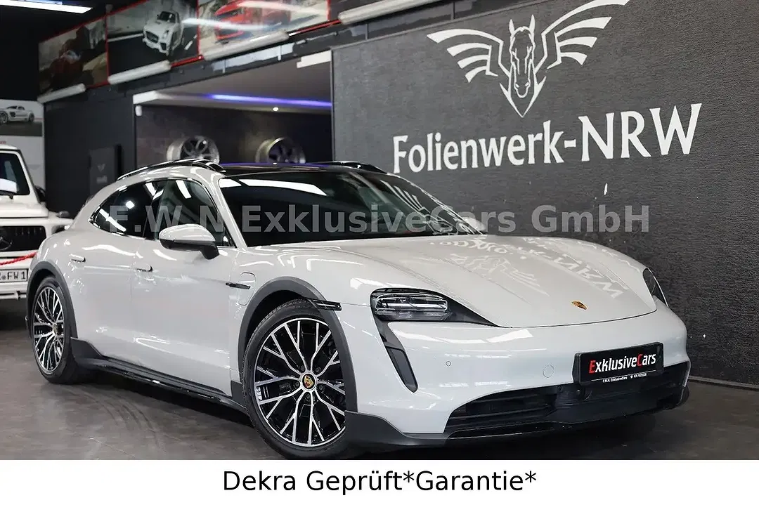 Porsche Taycan 4 Cross Turismo - Thumbnail 1