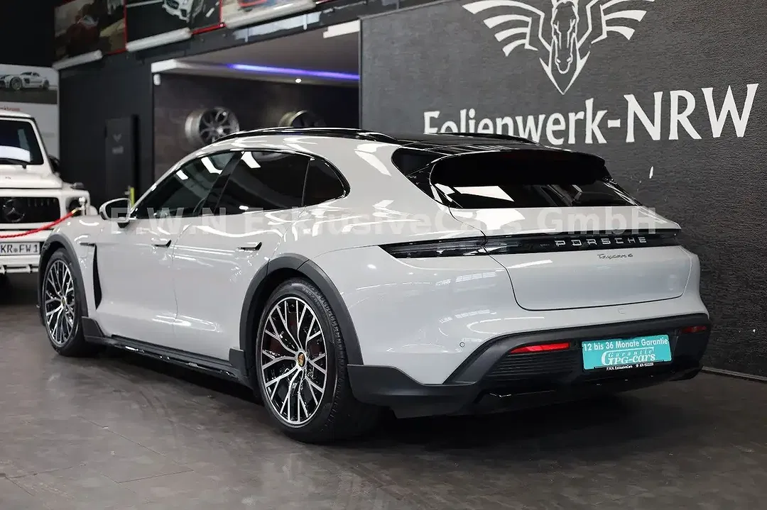 Porsche Taycan 4 Cross Turismo - Thumbnail 11