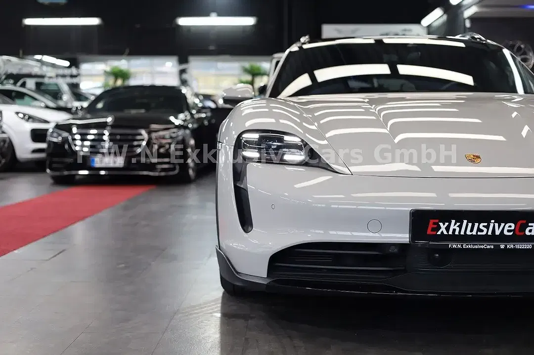 Porsche Taycan 4 Cross Turismo - Thumbnail 13