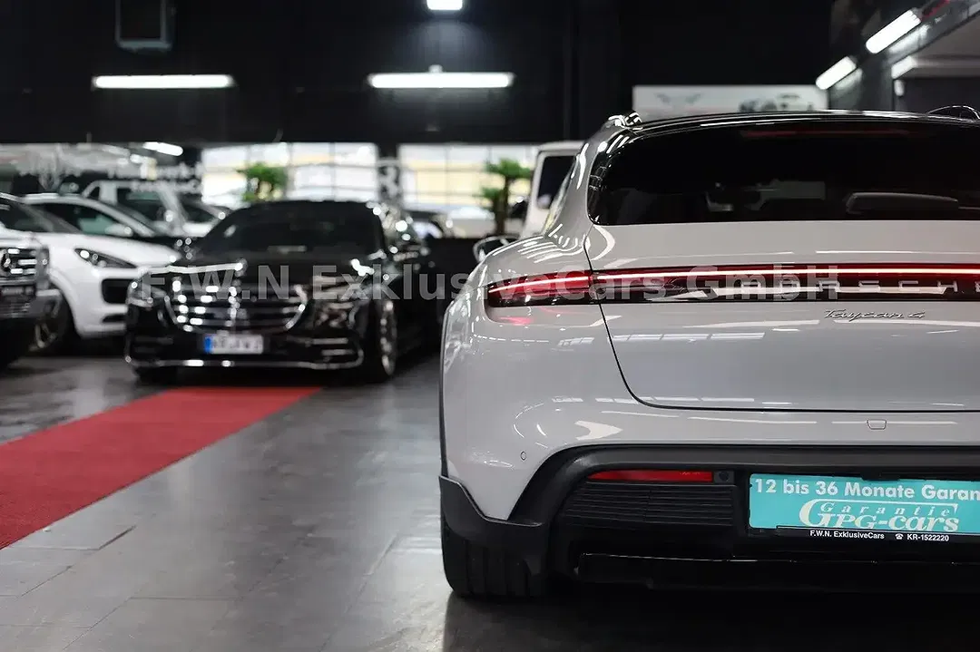 Porsche Taycan 4 Cross Turismo - Thumbnail 15