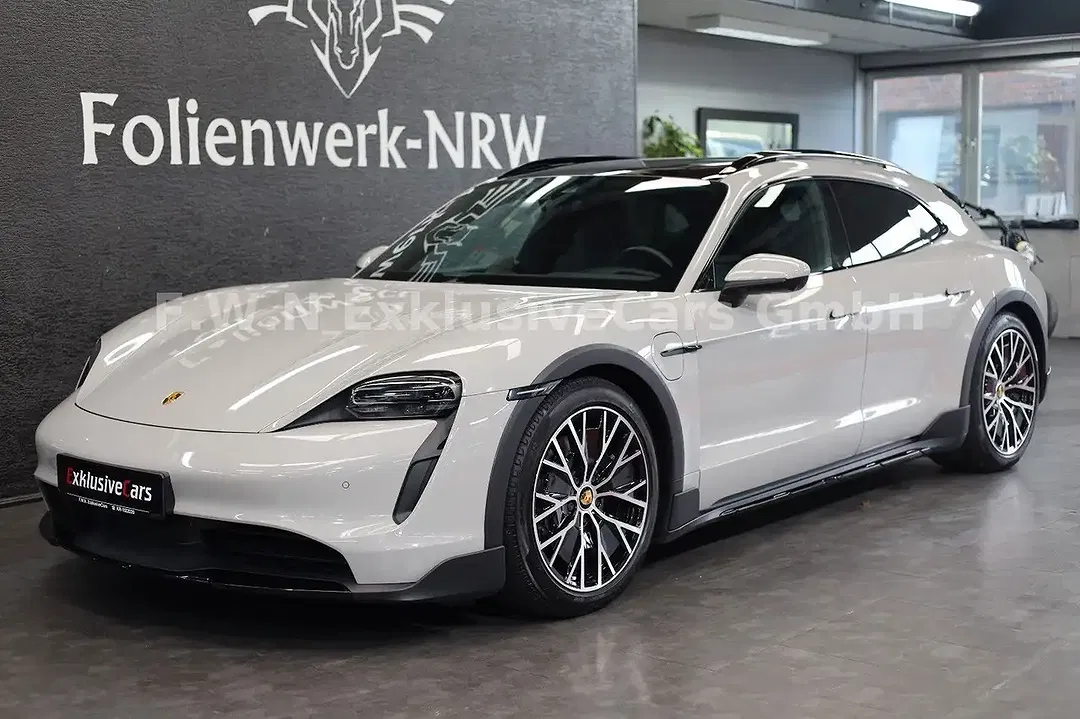 Porsche Taycan 4 Cross Turismo - Thumbnail 7