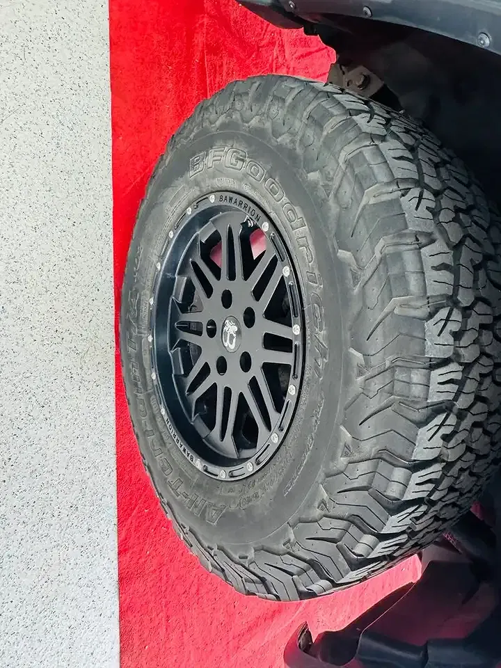 Jeep Wrangler Unlimited Sahara - Thumbnail 14