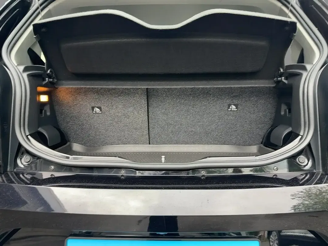 Volkswagen e-up! Move - Thumbnail 7