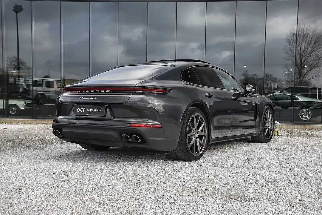 Porsche Panamera 4 - Thumbnail 4